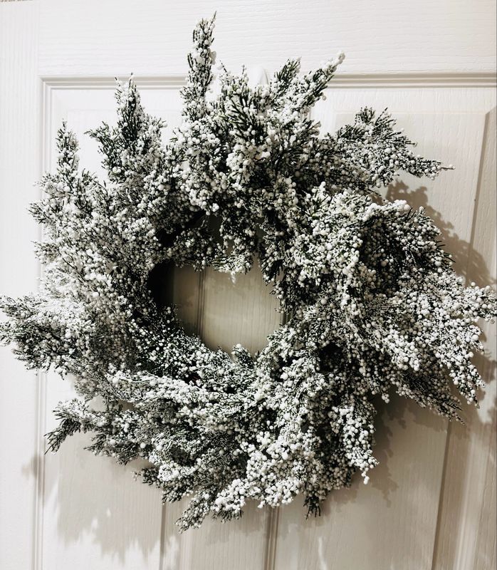 White Frosty wreath