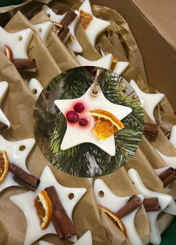 Hanging Wax Melt Stars Cranberry , orange  & cinnamon 25 pack