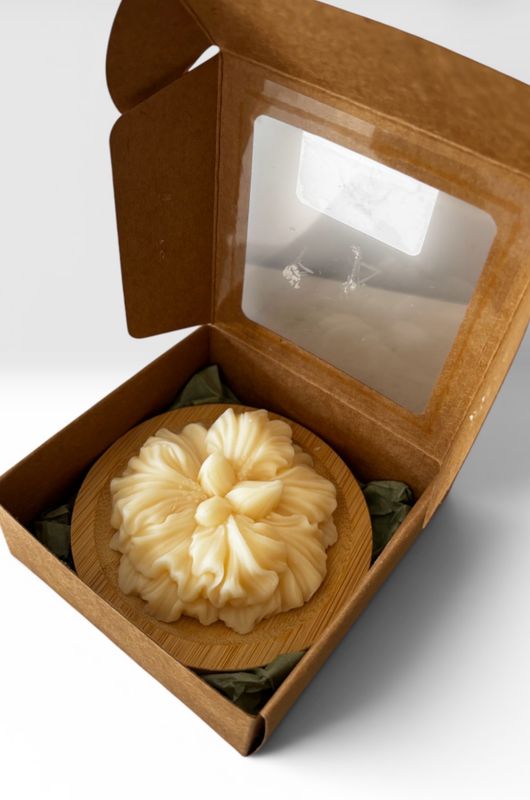 Iris wax melt coaster room freshener (white) Iris wax melt coaster room freshener (white)