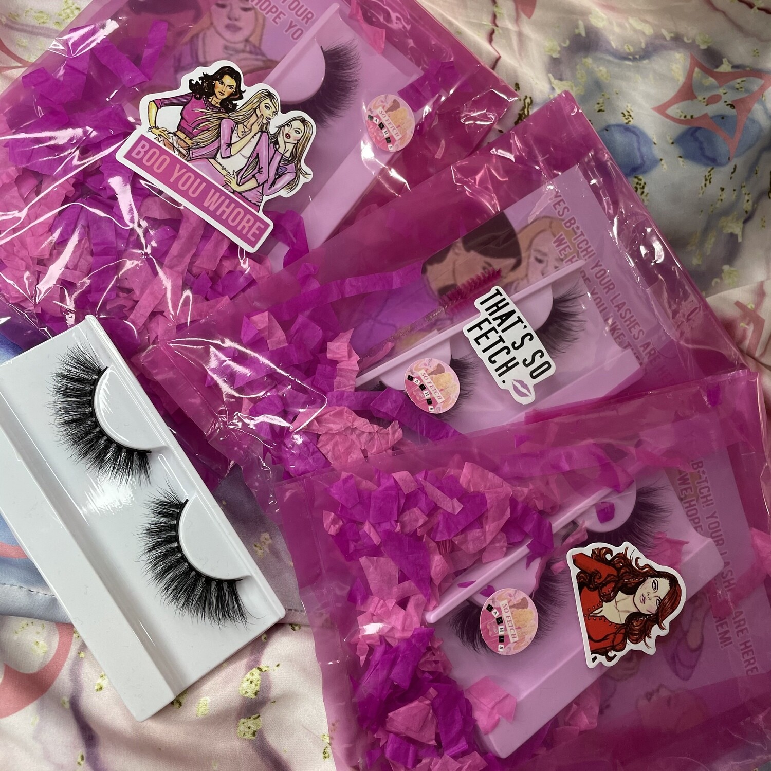 𝐓𝐡𝐞 𝐏𝐥𝐚𝐬𝐭𝐢𝐜𝐬 𝐏𝐢𝐜𝐤 𝐧 𝐌𝐢𝐱
Style ‘Burn Book’ Lash