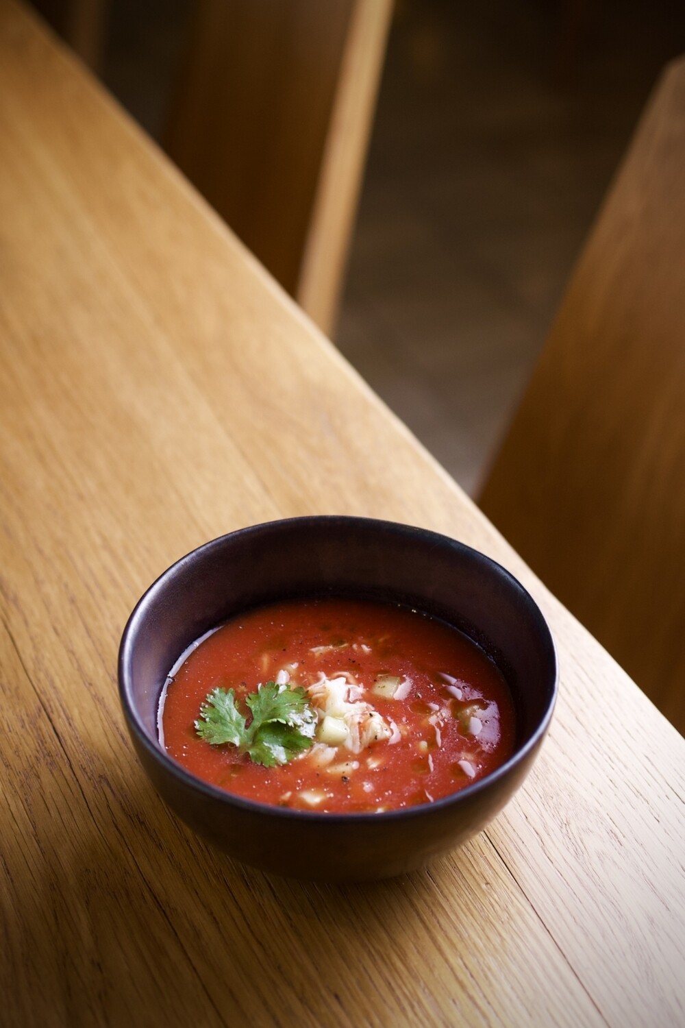 Холодный томатный суп с крабом
