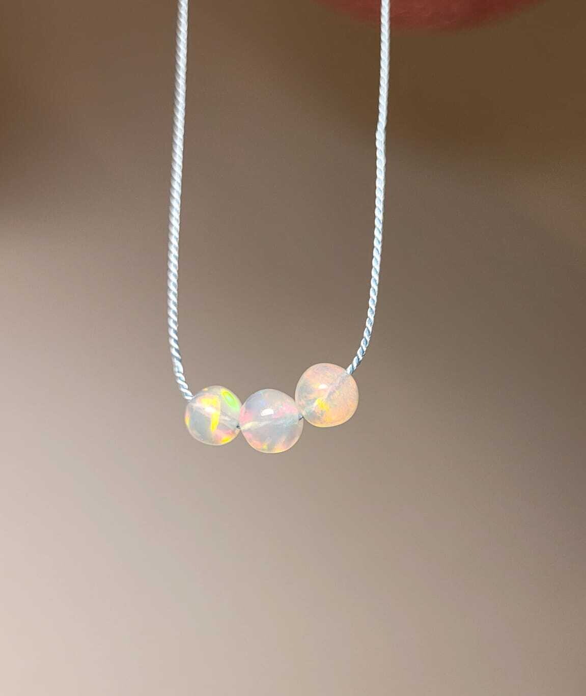 Collier 100% seta con tre perle di opale - Azzurro