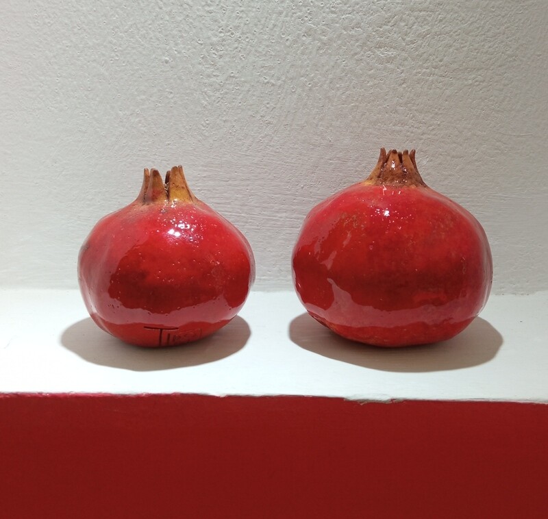 Ceramic Pomegranate
Glazed Red