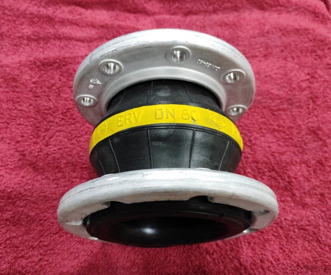 Elaflex Rohrverbinder Gummikompensator ERV DN100 PN16 Herstellungsjahr 2023