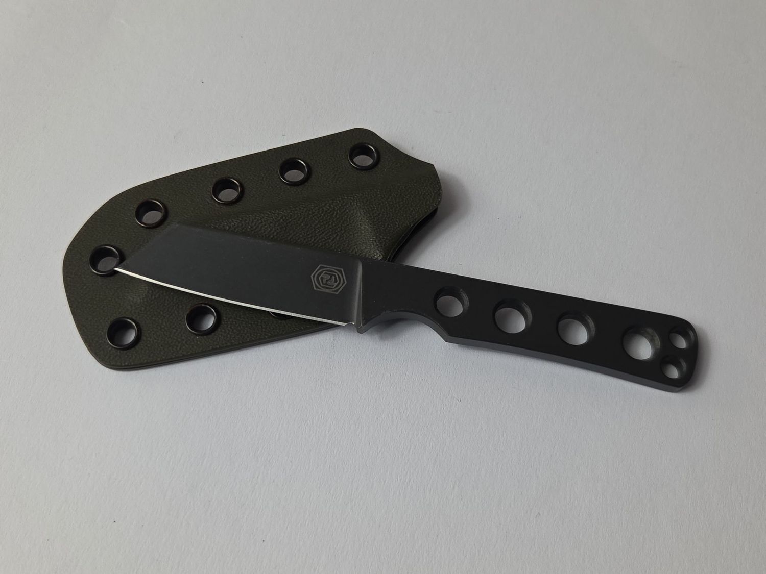 PiedPiper- PINGO - Neck Knife Böhler N690 - Ganzstahlmesser - Cerakote Elite Beschichtung PiedPiper- PINGO - Neck Knife Böhler N690 - Ganzstahlmesser - Cerakote Elite Beschichtung