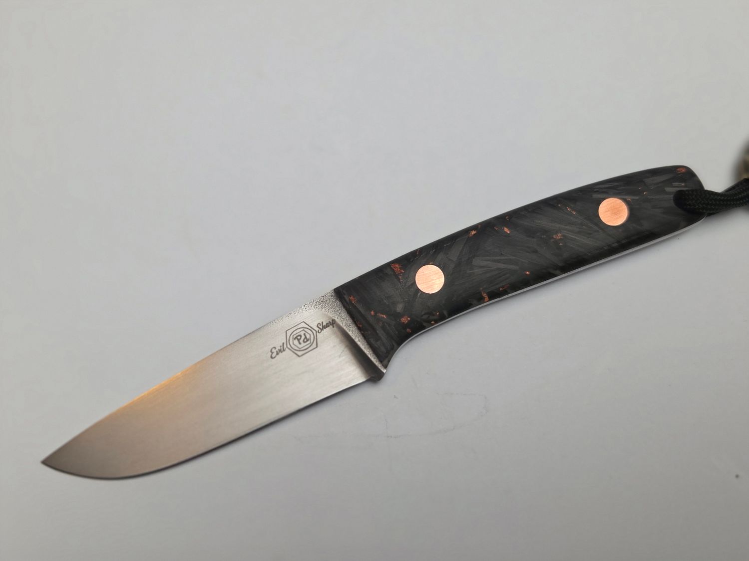 Neck Knife 14C28N - ShreddedCarbon-Copper