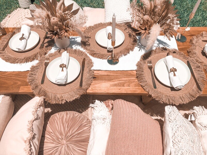Tropical Boho Deluxe Picnic (6 - 8 guests)