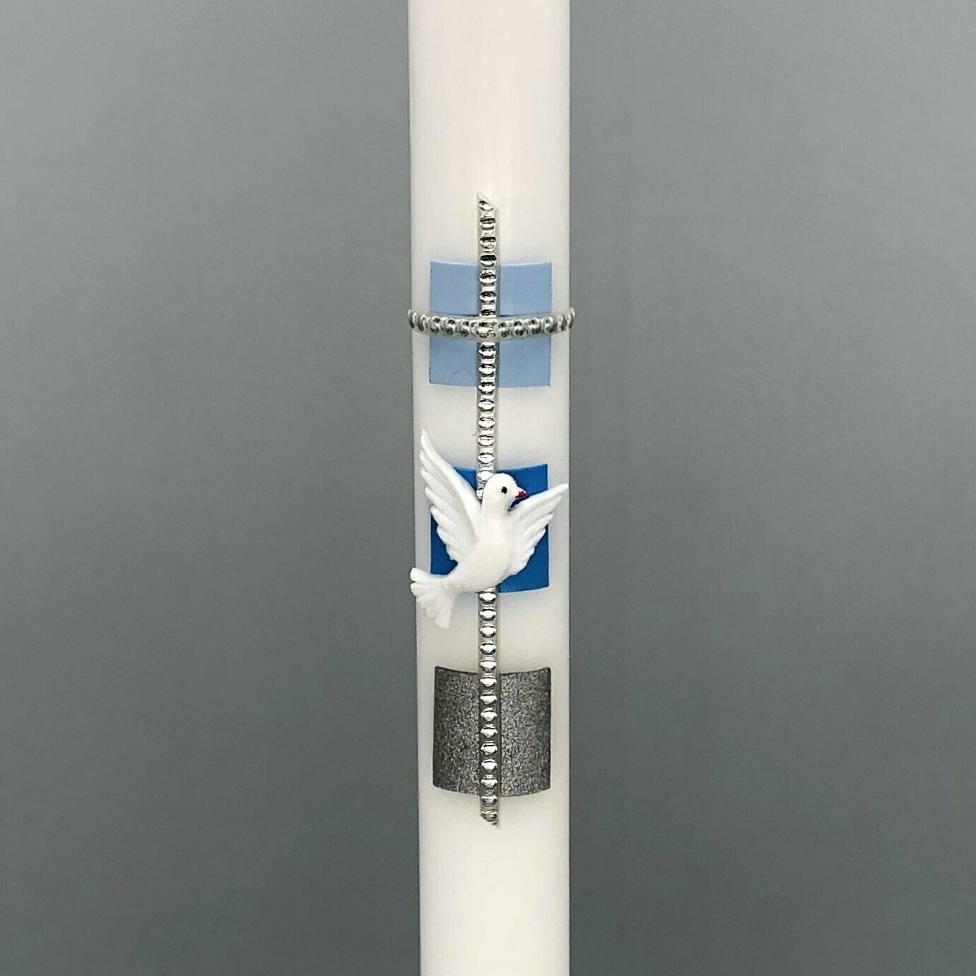 Kerze mit Kreuz und Taube
