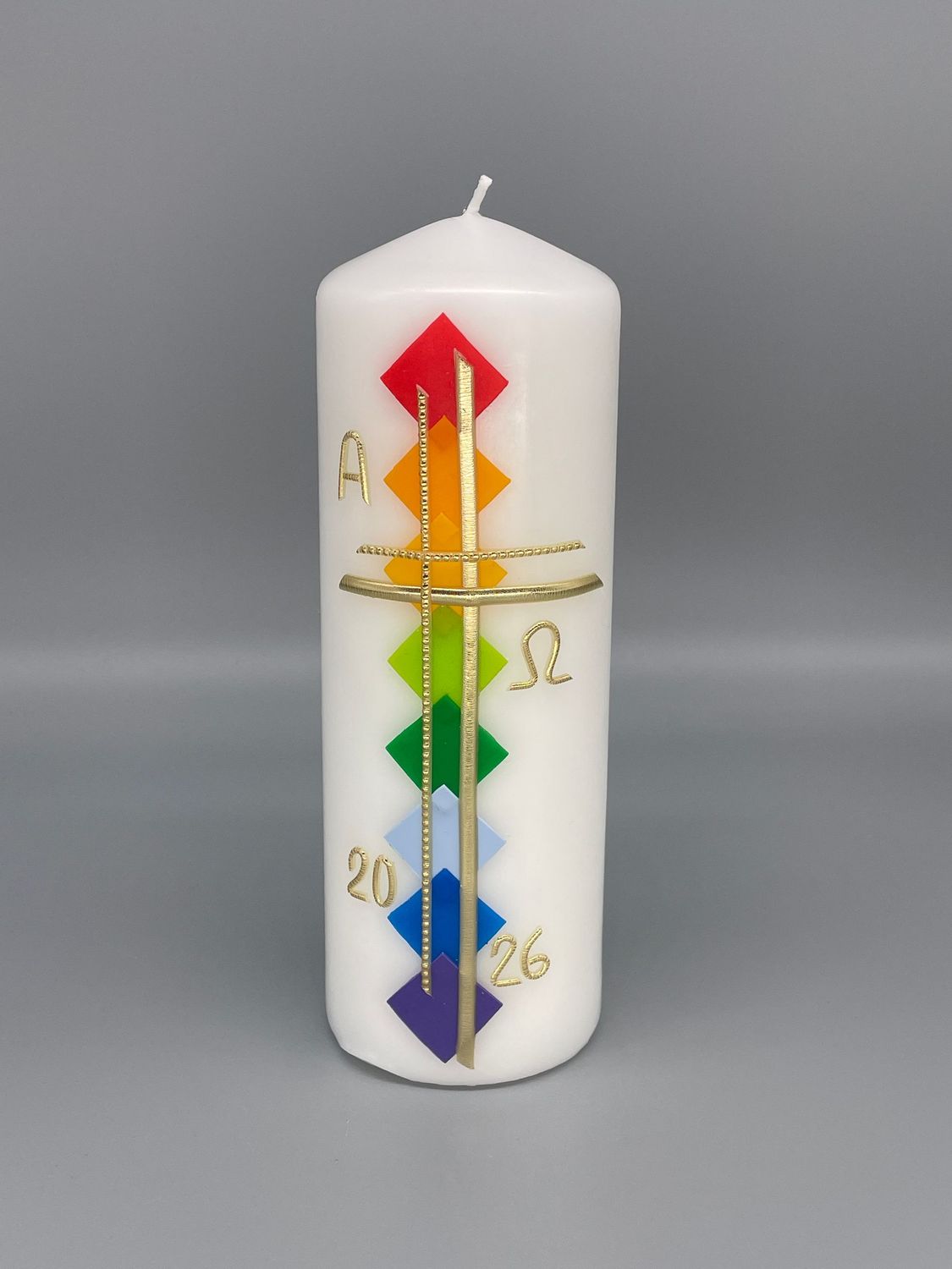 Osterkerze 2026 Regenbogenquadrate Osterkerze 2026 Regenbogenquadrate