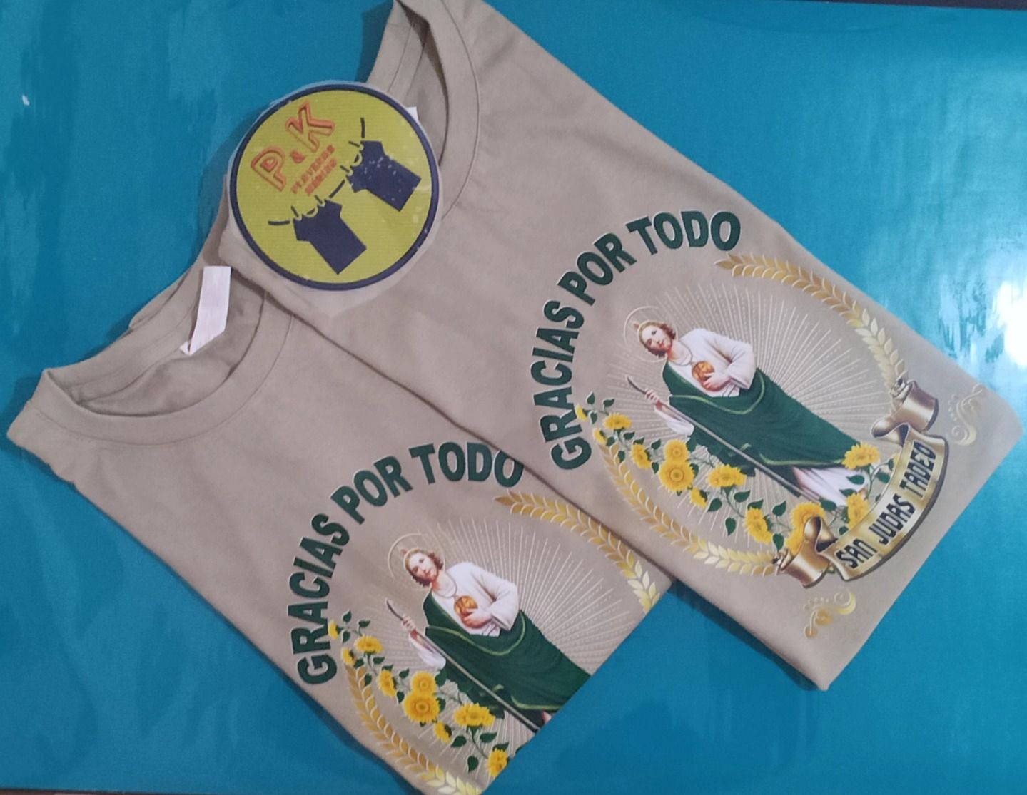Playera de algodón 100% de color personalizada con  DTF o corte de vinil a un color