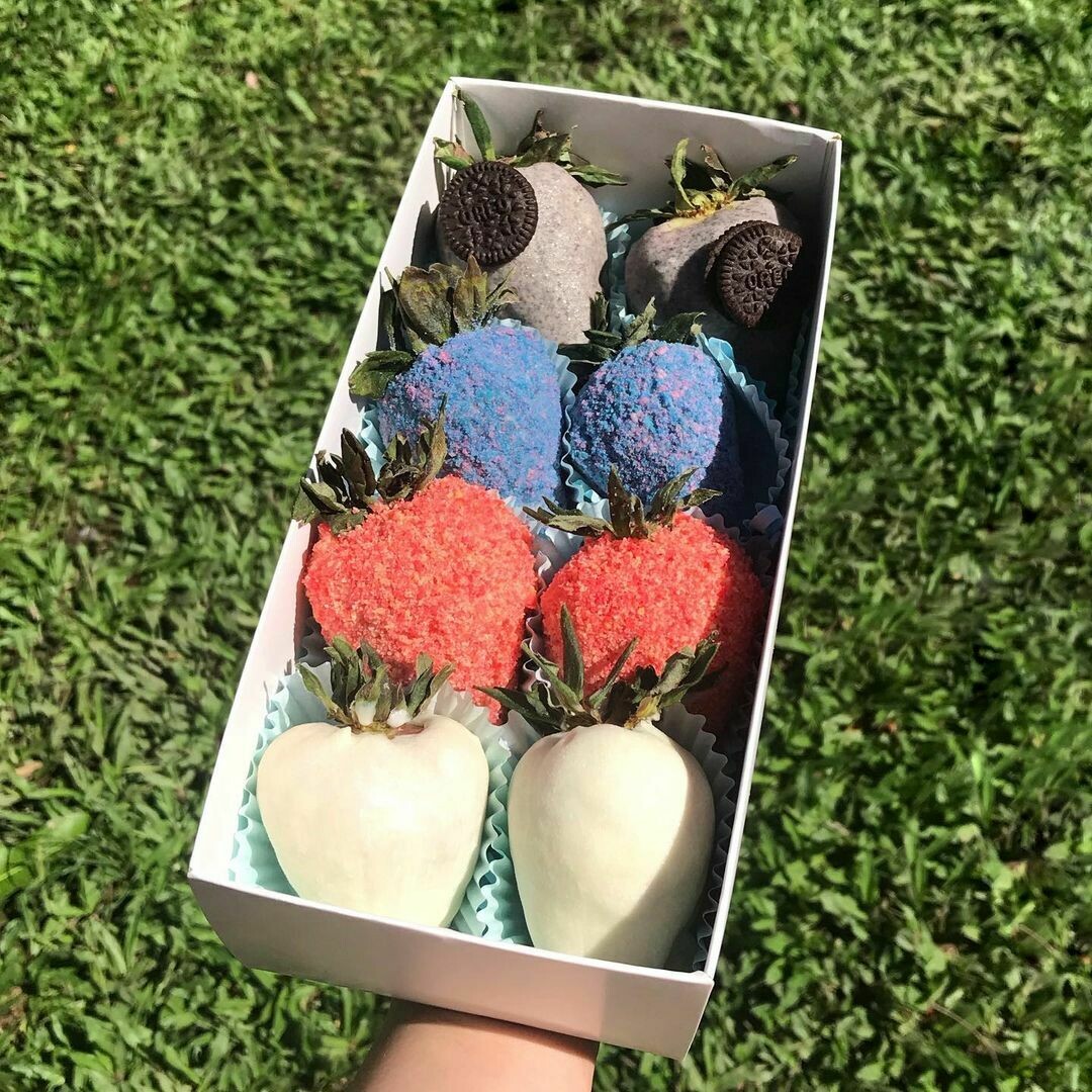 Coated Strawberries (Box of 8)