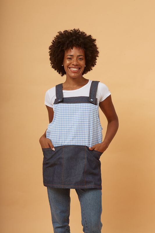 JUMPER CUADRILLÉ CELESTE CON TRES BOLSILLOS