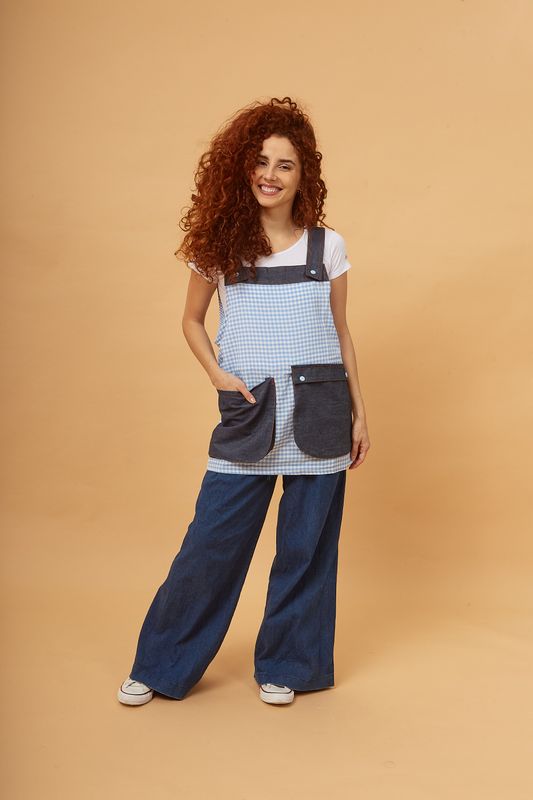 JUMPER CUADRILLÉ CELESTE CON BOLSILLOS PLAQUÉ