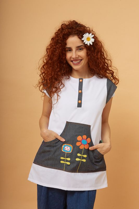 CAMILA BLANCO CON JEANS con flores