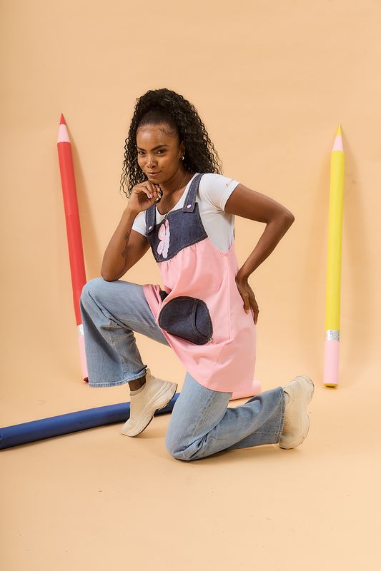 CAPRICHOSA ROSA con mariposa