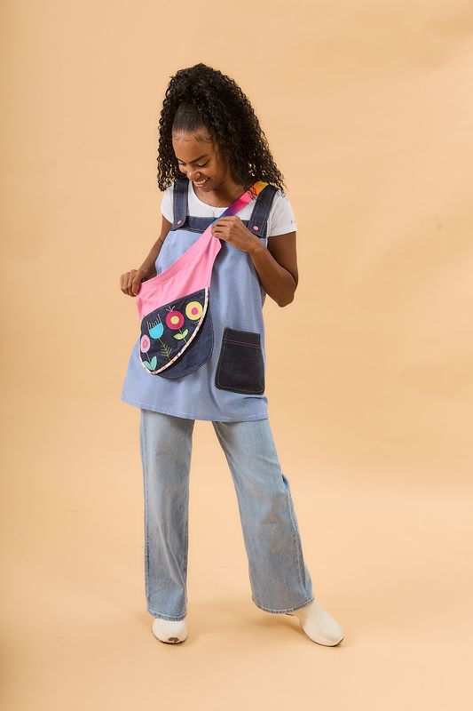 JUMPER CUADRILLÉ con BANDOLERA con flores primavera