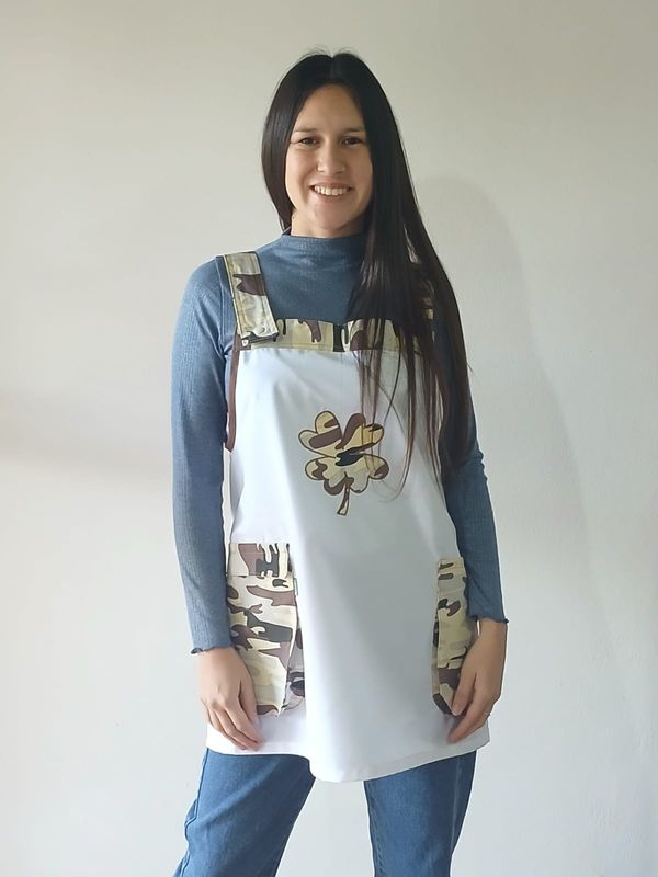 JUMPER  blanco INTELIGENTE CAMUFLADO en tonos tierra con TRÉBOL
