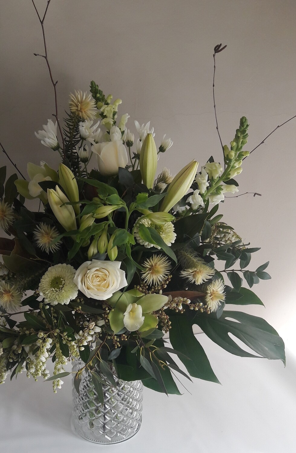 Elegant Vase White & Green Elegant Vase White & Green