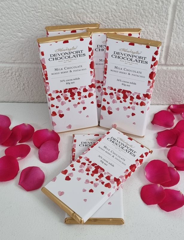 Berries &amp; Toasted Pistachios Chocolate