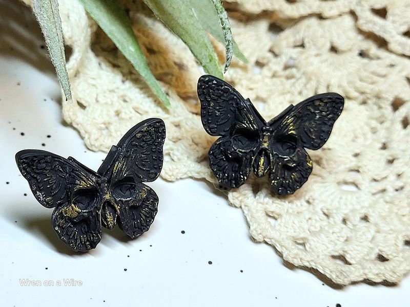 Skull Moth Studs