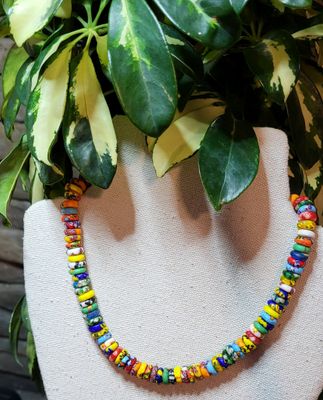 Recycled glass choker