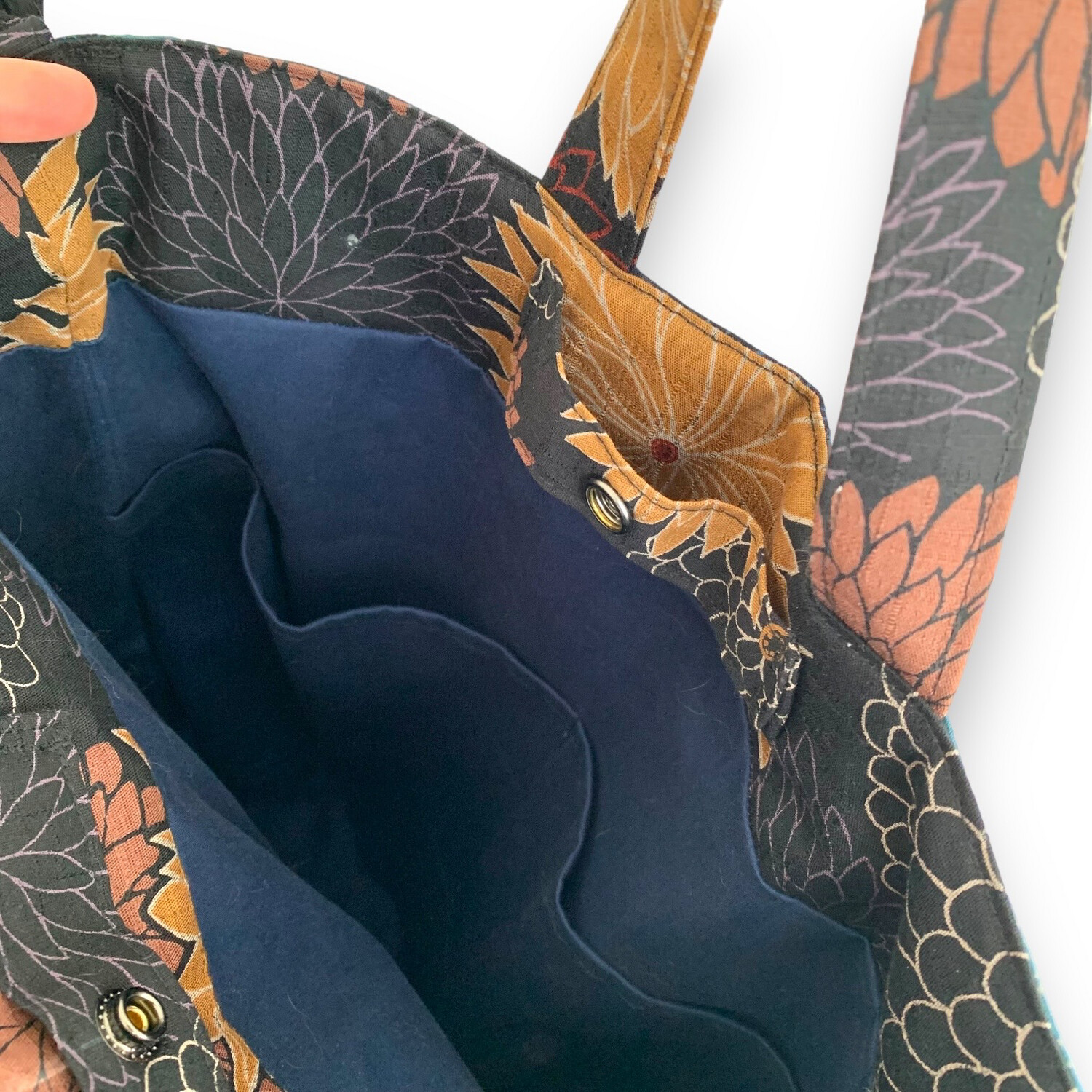 Shoulder Bag With Knot