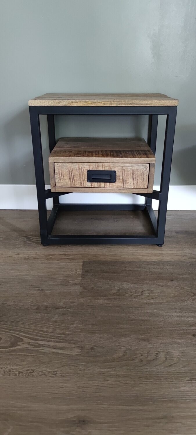 Len bijzettafel / nachtkastje 45cm