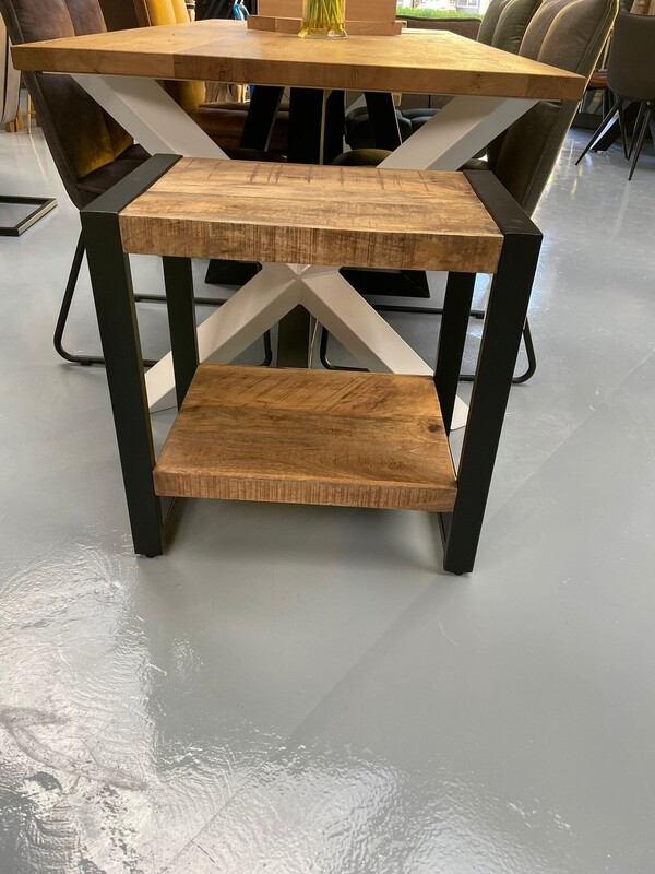 Britt nachtkastje/bijzettafel 60cm Britt nachtkastje/bijzettafel 60cm