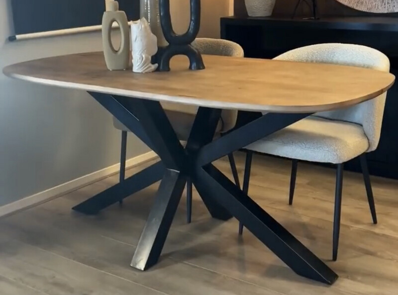Eettafel ovaal Deens verjongd (eiken)