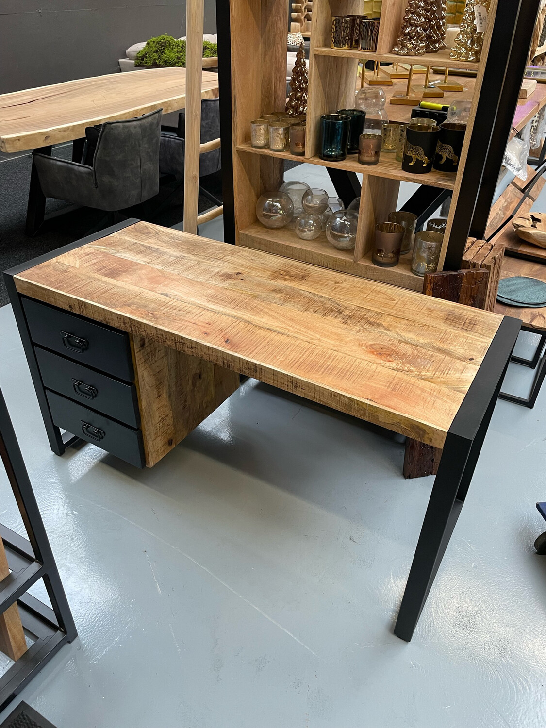 Bas bureau