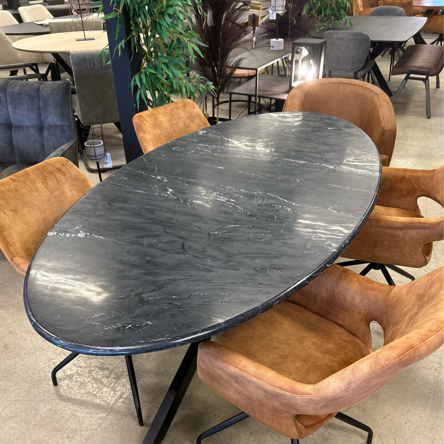 Eettafel marmer (ovaal)