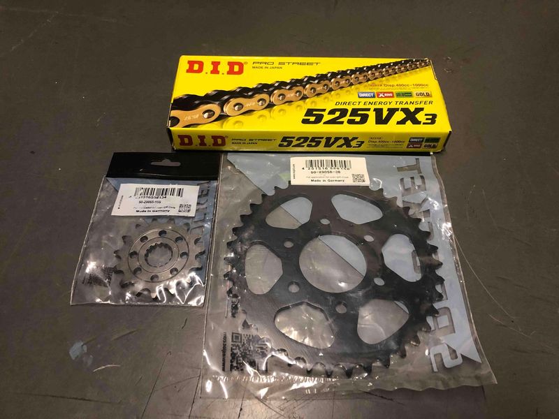D.I.D KETTENSATZ 525VX3-Gold/Black (15 Zähne) - REH 410 D.I.D KETTENSATZ 525VX3-Gold/Black (15 Zähne) - REH 410