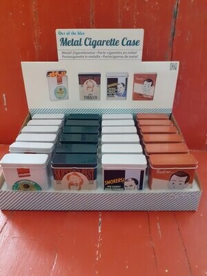 Display mit Metall Zigarettenetuis
