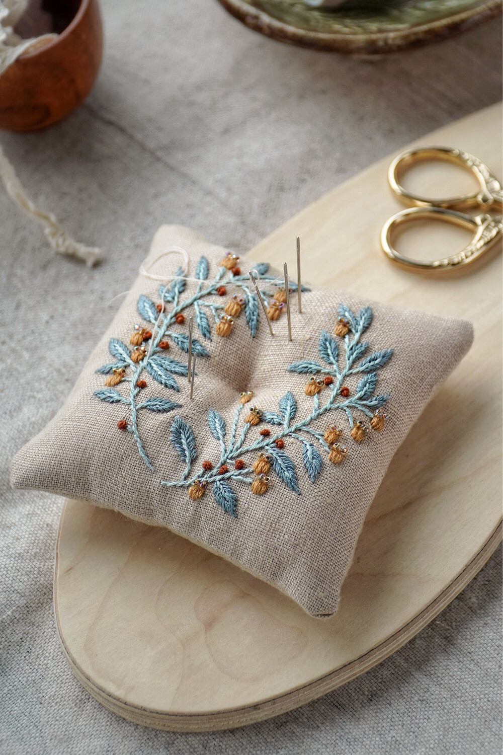 Pincushion "Sea buckthorn" pdf pattern 10 cm (4") + video tutorial