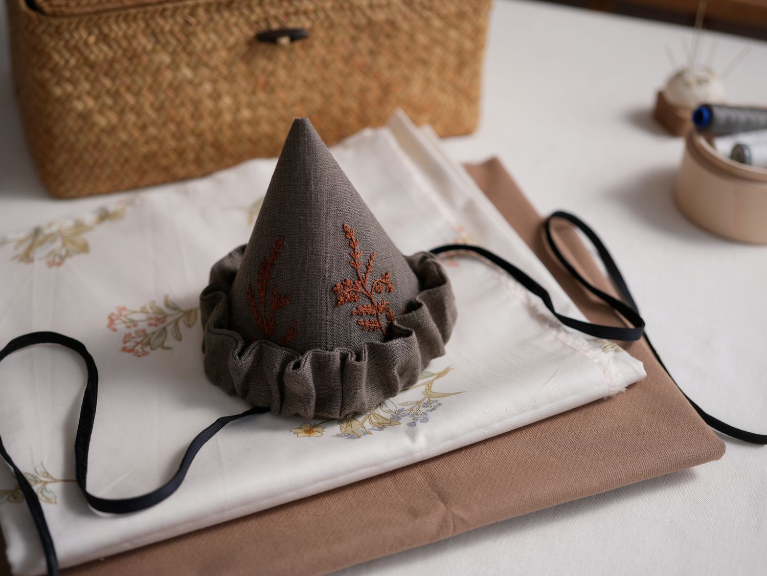 "Party hat" | sewing pattern + embroidery pattern + DIY video tutorial