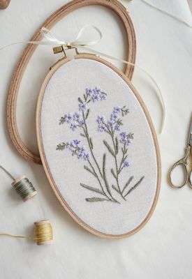 &quot;Vintage botany. Forget-me-nots&quot; embroidery pattern for oval hoop + video tutorial