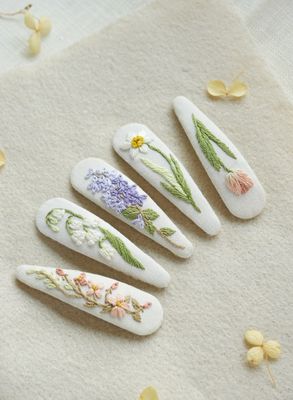 DIY tutorial - embroidered hair clips