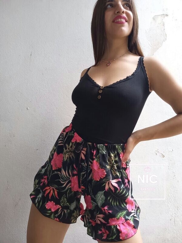 Short con volados