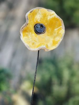 Geel - keramieken bloem