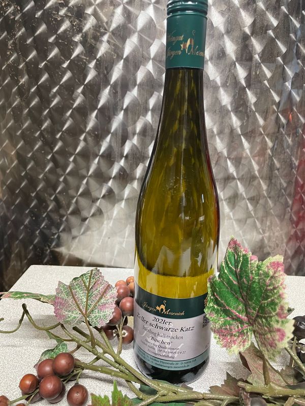 2021er Zeller Schwarze Katz Riesling halbtrocken (Binchen) 2021er Zeller Schwarze Katz Riesling halbtrocken (Binchen)
