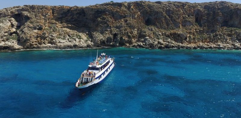 4 hour Okeanis Private Boat charter Larnaca 4 hour Okeanis Private Boat charter Larnaca