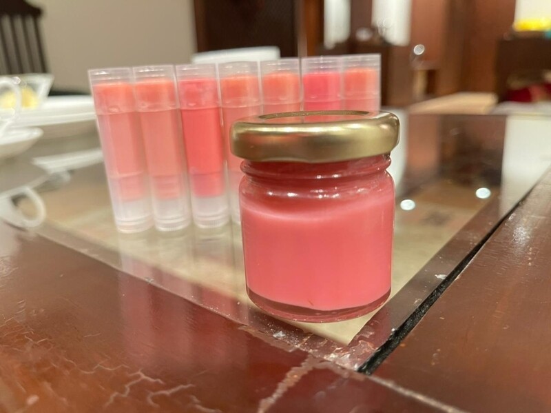 Metallic flavour lip balm jar
