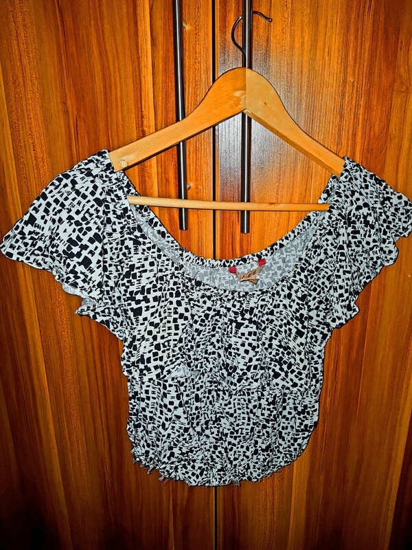 Off shoulder women top,small size