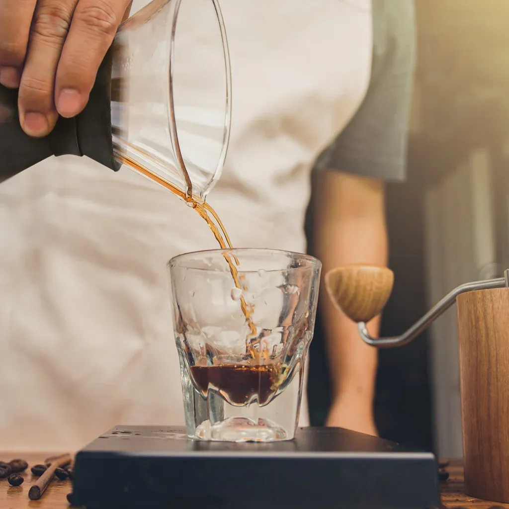 POUR OVER Automat - Kaffeemaschine mit Waage