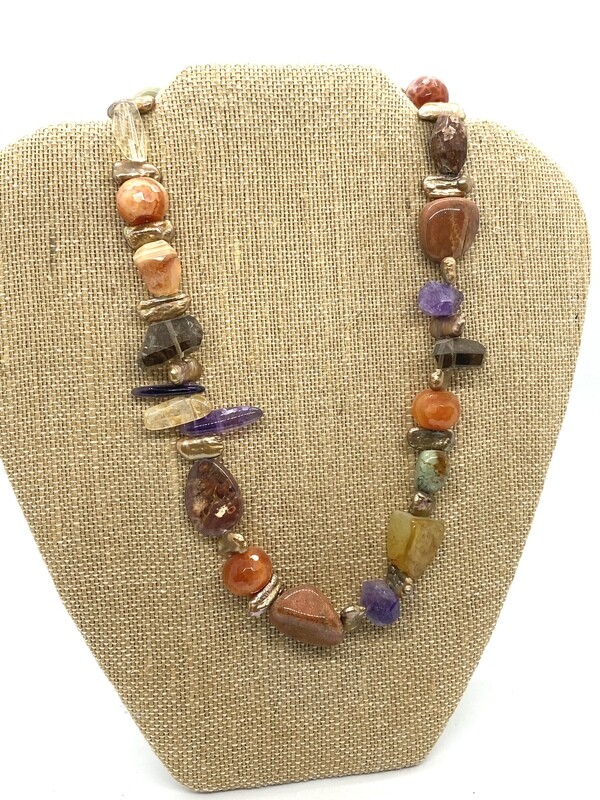 8319 Gemstone and Pearls
