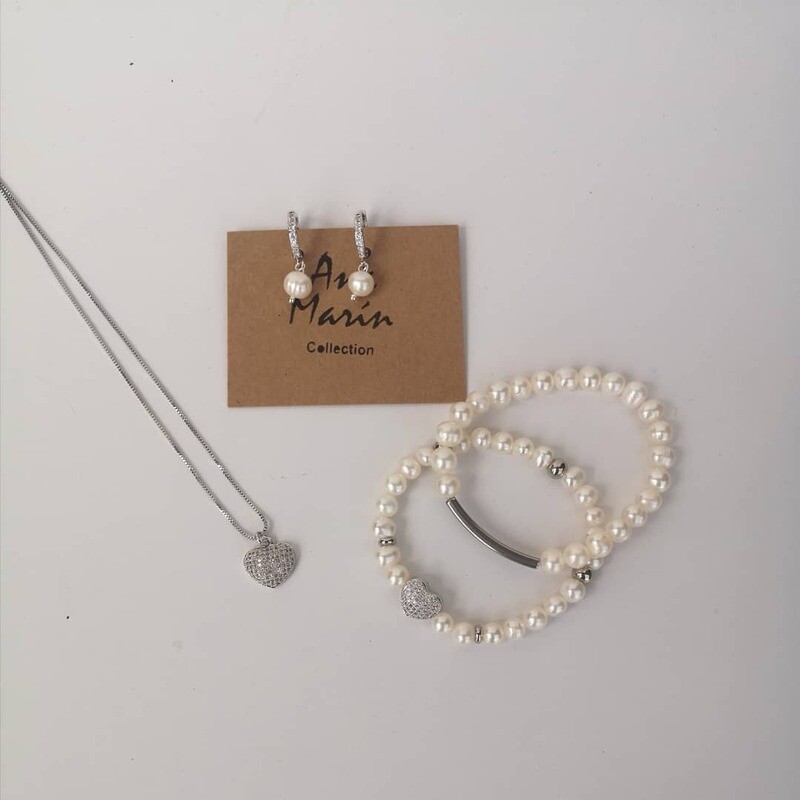 Juego de corazones y aretes