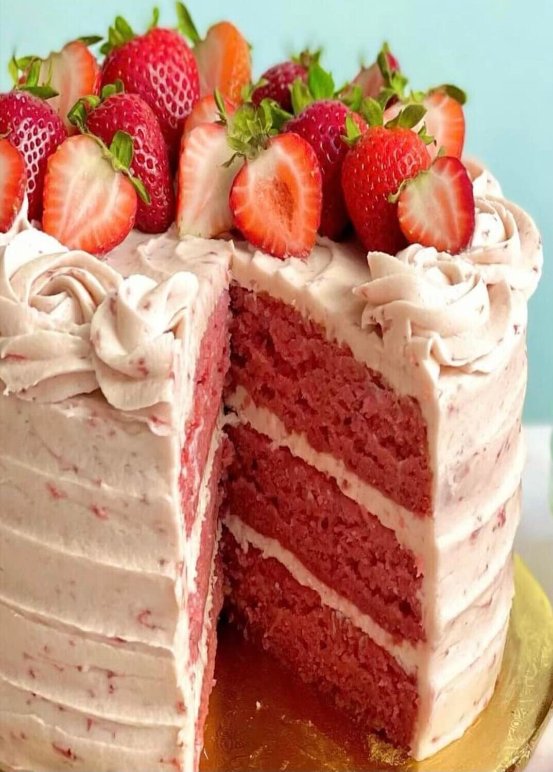 Pink/Red Strawberry Cake