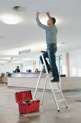 Stufenstehleiter ML 3 bis 7 Stufen - einseitig begehbar Stufenstehleiter ML 3 bis 7 Stufen - einseitig begehbar