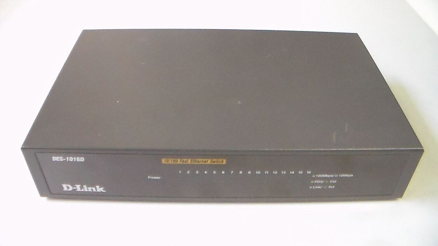 D-Link 10/100 Fast Ethernet Switch DES-1016D