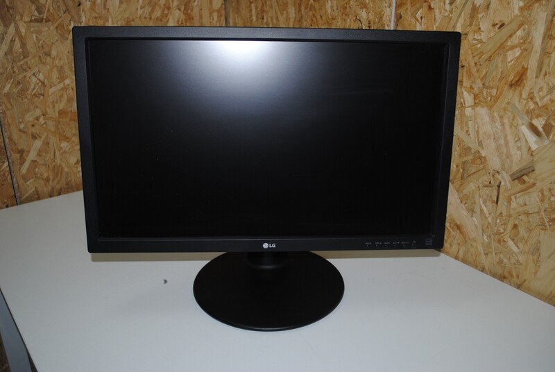 LG - 24" Monitor